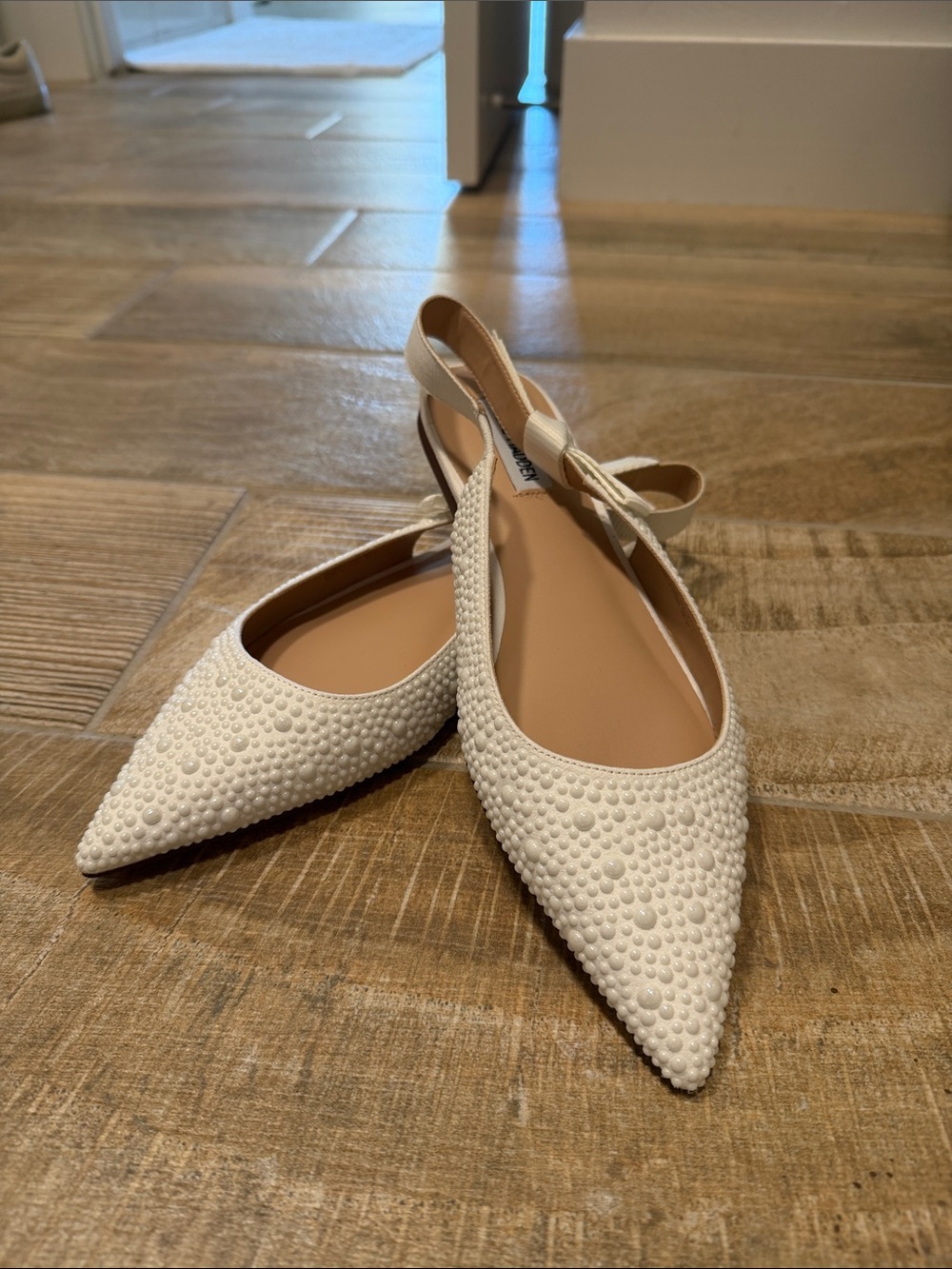 Steve Madden White Pointed Pearl-Embellished Slingback Flats